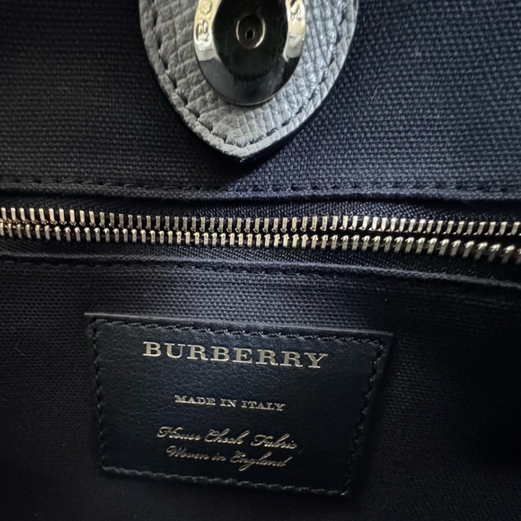 Authentic Burberry calf grain leather tote/crossbody bag - Picture 2 of 15